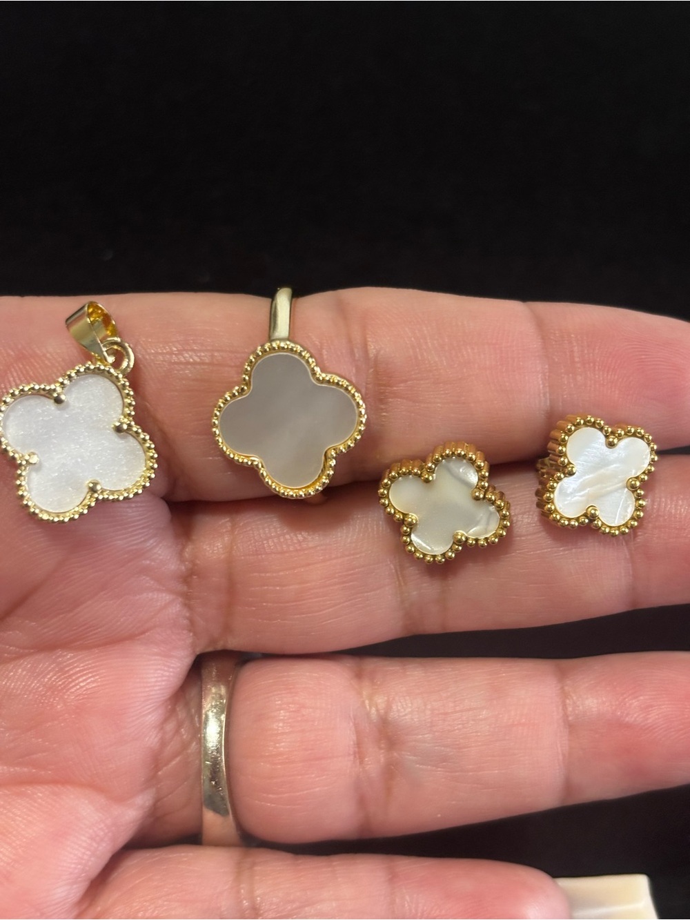 Gold Clover Mother-of-Pearl Pendant and Earring Set & adjustable ring- White